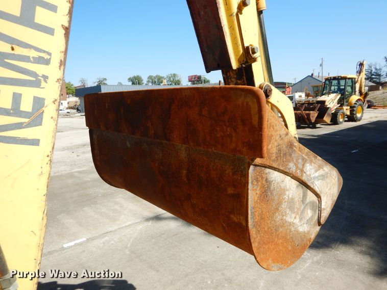 image for item DM1370 2005 New Holland LB90B  backhoe
