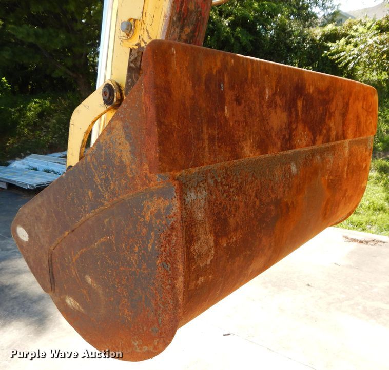 image for item DM1370 2005 New Holland LB90B  backhoe