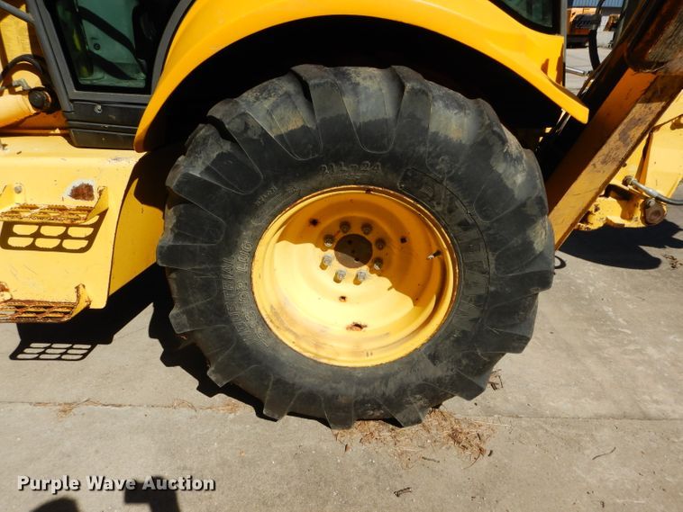 image for item DM1370 2005 New Holland LB90B  backhoe