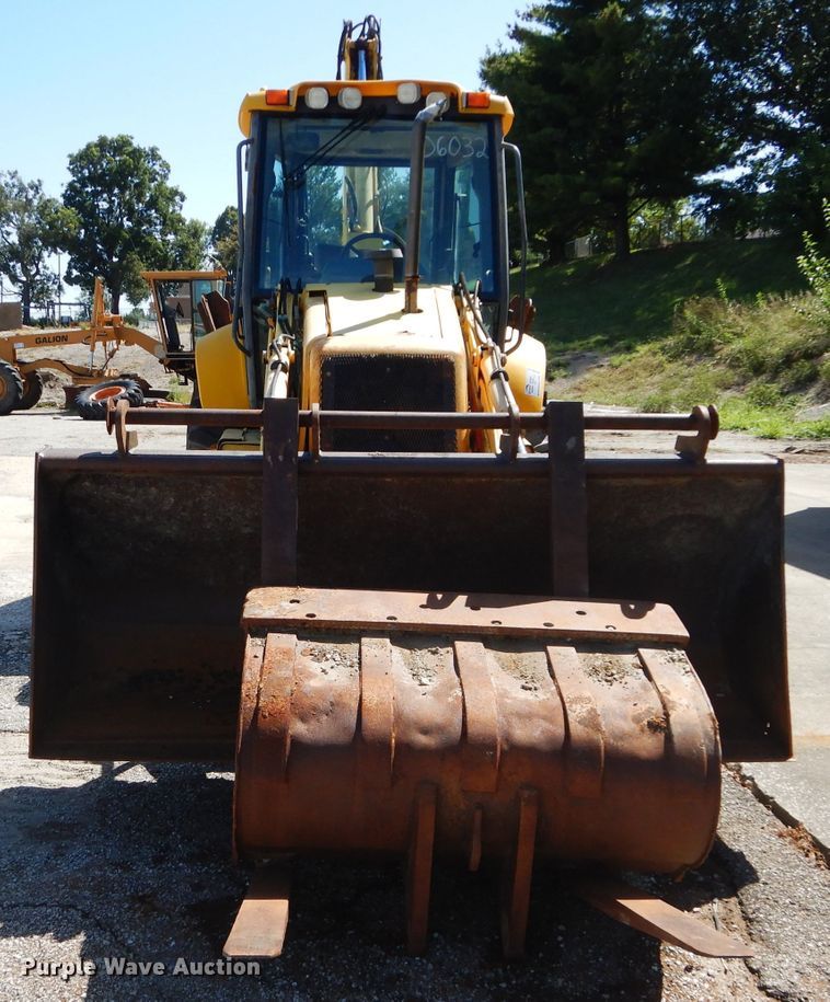 image for item DM1371 2006 New Holland LB90B  backhoe