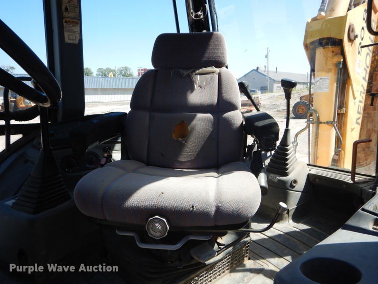image for item DM1371 2006 New Holland LB90B  backhoe