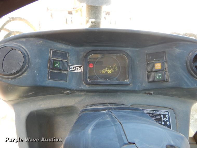 image for item DM1371 2006 New Holland LB90B  backhoe