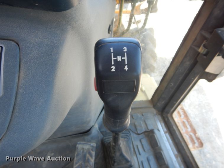 image for item DM1371 2006 New Holland LB90B  backhoe