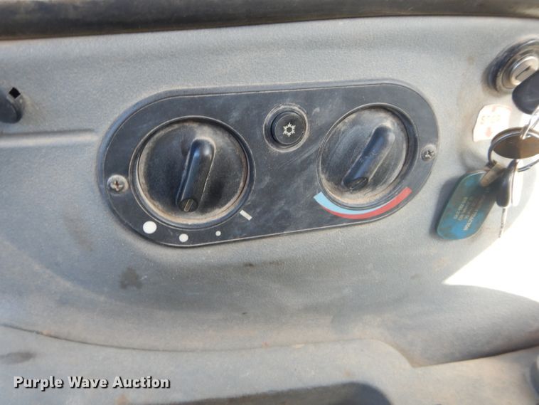 image for item DM1371 2006 New Holland LB90B  backhoe