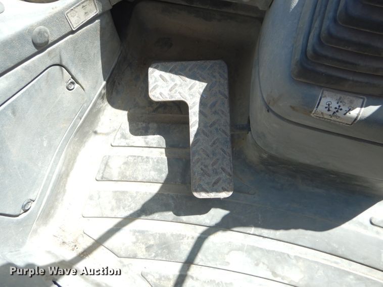 image for item DM1371 2006 New Holland LB90B  backhoe