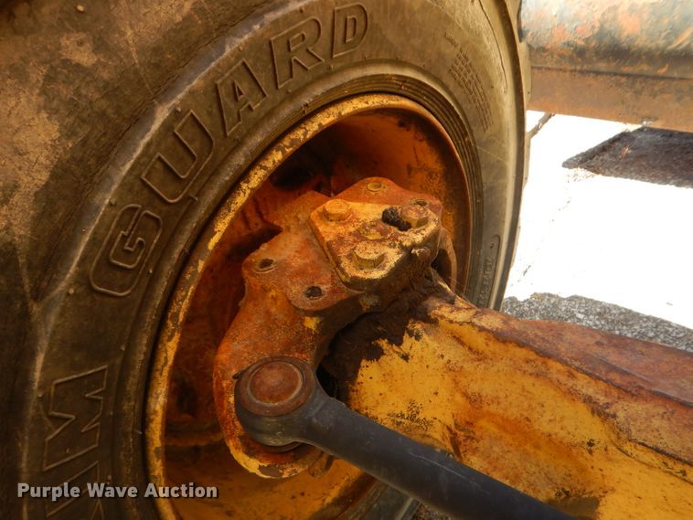 image for item DM1371 2006 New Holland LB90B  backhoe