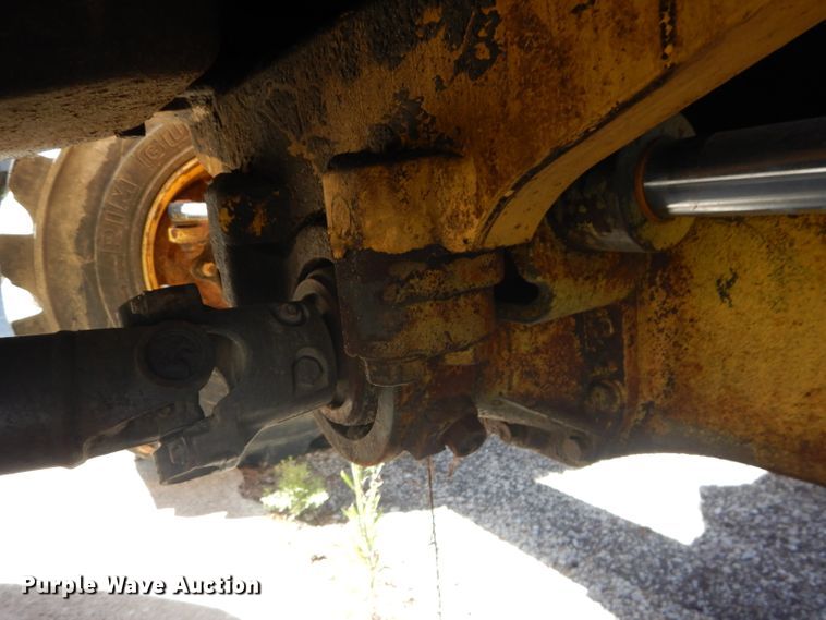 image for item DM1371 2006 New Holland LB90B  backhoe