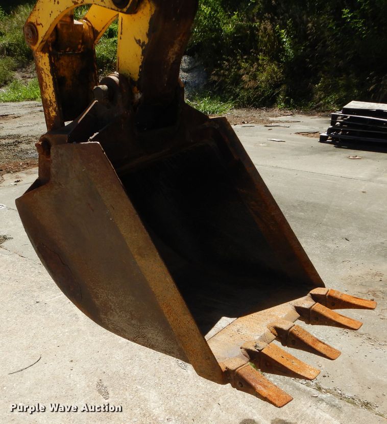 image for item DM1371 2006 New Holland LB90B  backhoe