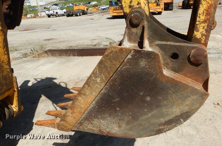 image for item DM1371 2006 New Holland LB90B  backhoe