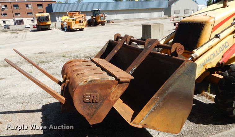 image for item DM1371 2006 New Holland LB90B  backhoe