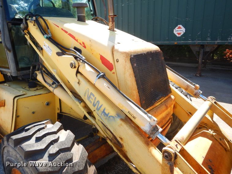 image for item DM1371 2006 New Holland LB90B  backhoe