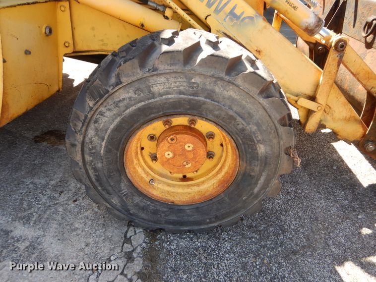 image for item DM1371 2006 New Holland LB90B  backhoe