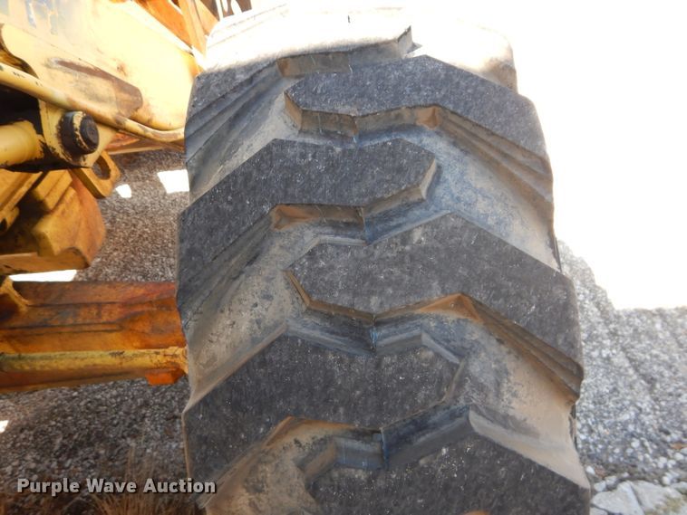 image for item DM1371 2006 New Holland LB90B  backhoe