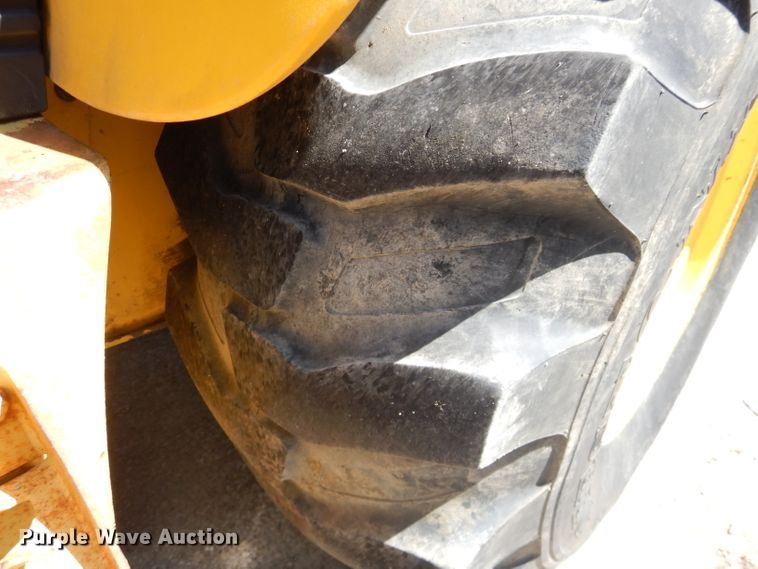 image for item DM1371 2006 New Holland LB90B  backhoe