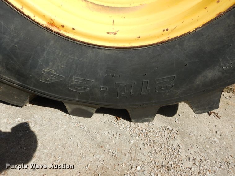 image for item DM1371 2006 New Holland LB90B  backhoe