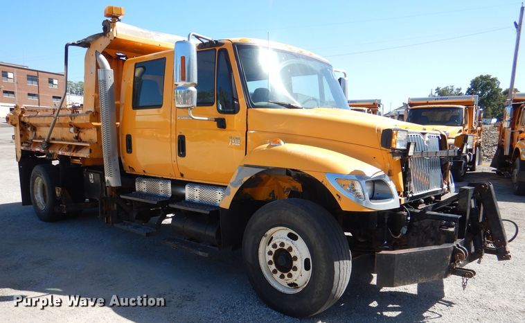 image for item DM1374 2004 International WorkStar 7400  Crew Cab dump truck
