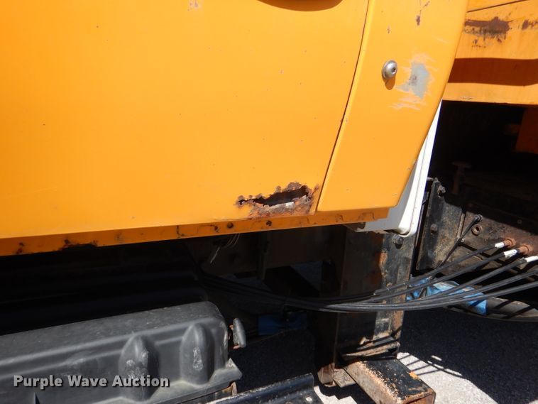 image for item DM1374 2004 International WorkStar 7400  Crew Cab dump truck