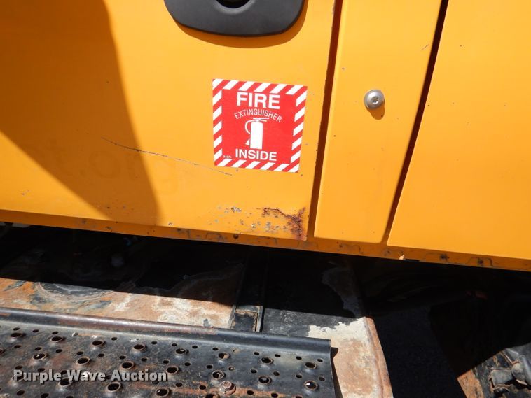 image for item DM1374 2004 International WorkStar 7400  Crew Cab dump truck