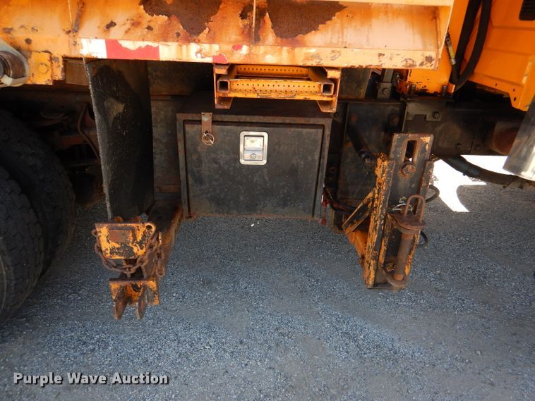 image for item DM1374 2004 International WorkStar 7400  Crew Cab dump truck
