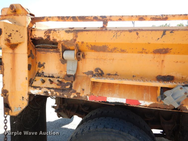 image for item DM1374 2004 International WorkStar 7400  Crew Cab dump truck