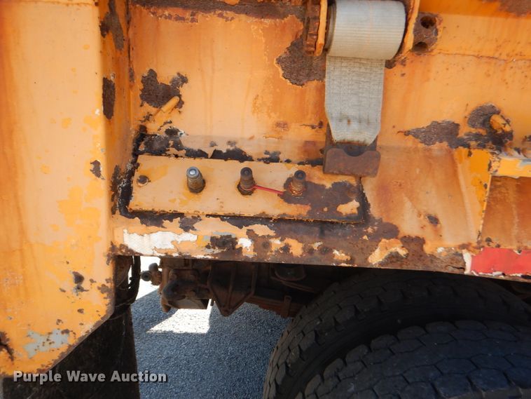 image for item DM1374 2004 International WorkStar 7400  Crew Cab dump truck