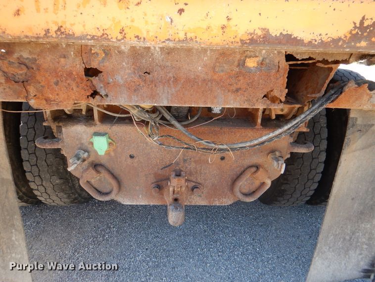 image for item DM1374 2004 International WorkStar 7400  Crew Cab dump truck