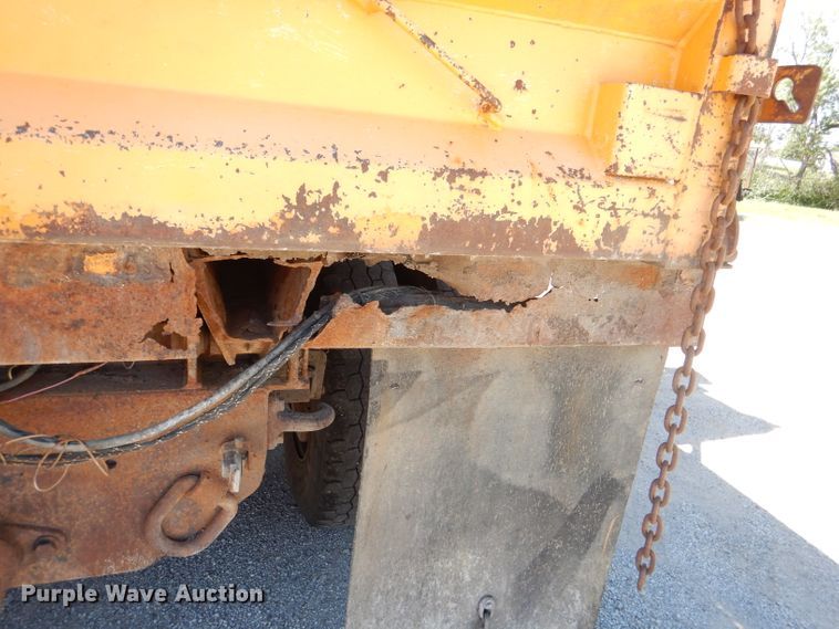 image for item DM1374 2004 International WorkStar 7400  Crew Cab dump truck