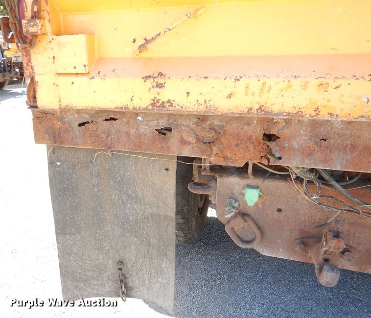 image for item DM1374 2004 International WorkStar 7400  Crew Cab dump truck