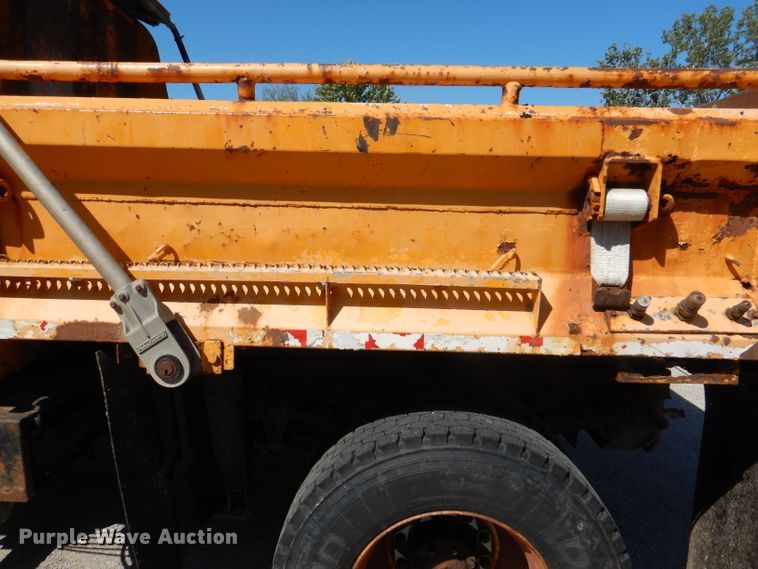 image for item DM1374 2004 International WorkStar 7400  Crew Cab dump truck