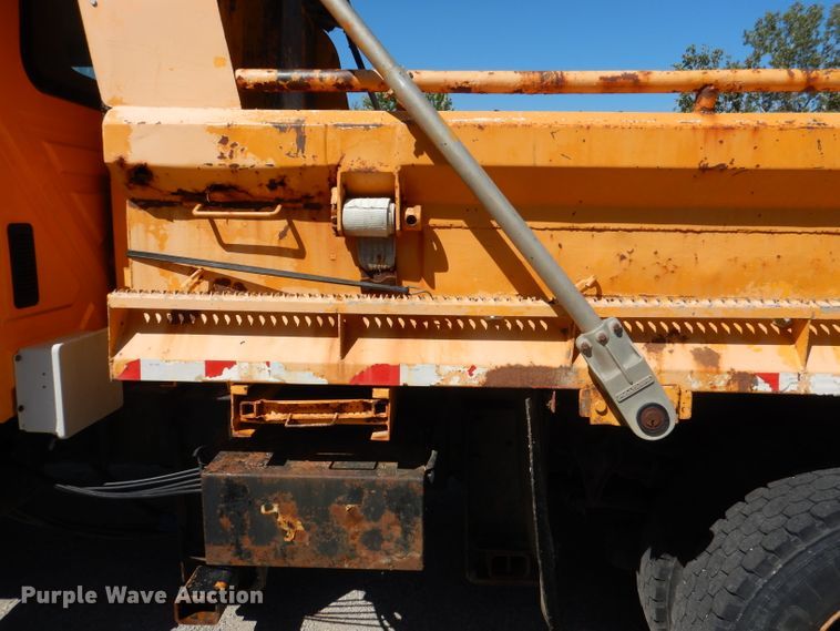 image for item DM1374 2004 International WorkStar 7400  Crew Cab dump truck