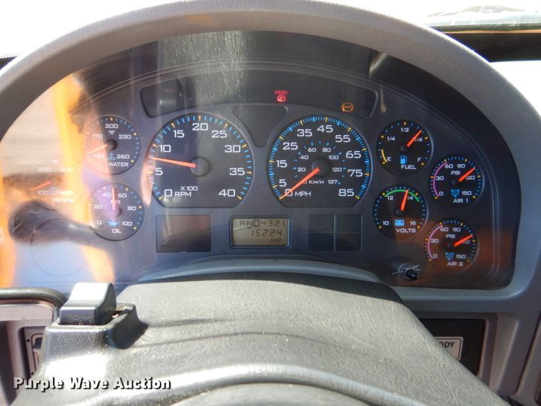 image for item DM1374 2004 International WorkStar 7400  Crew Cab dump truck