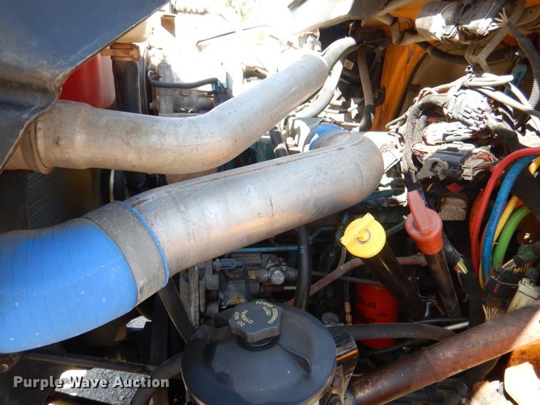 image for item DM1374 2004 International WorkStar 7400  Crew Cab dump truck