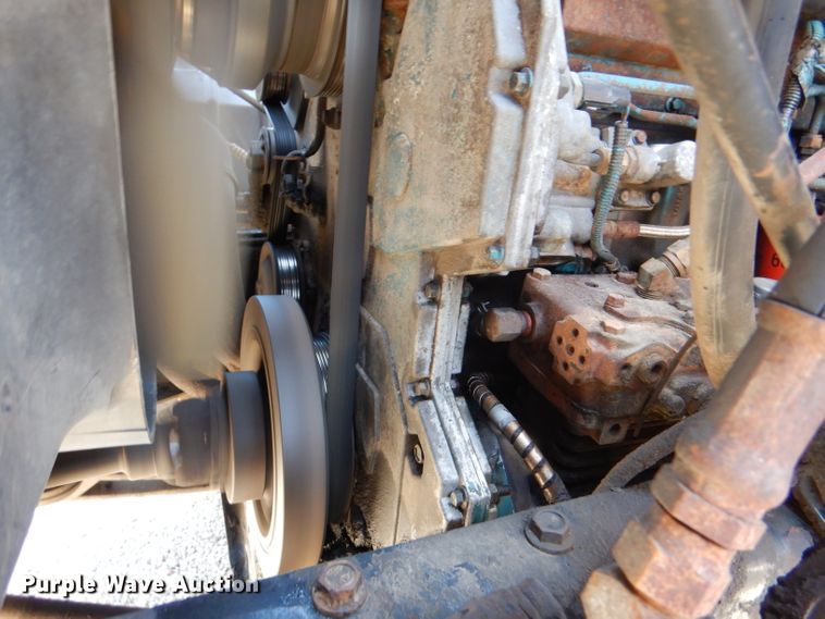 image for item DM1374 2004 International WorkStar 7400  Crew Cab dump truck