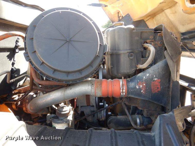 image for item DM1374 2004 International WorkStar 7400  Crew Cab dump truck