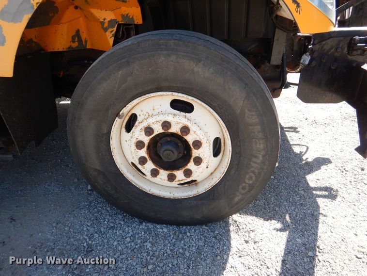 image for item DM1374 2004 International WorkStar 7400  Crew Cab dump truck