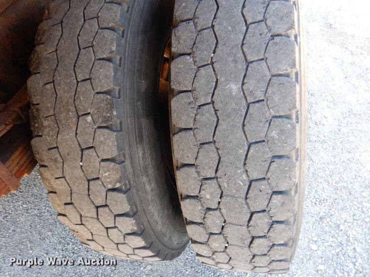 image for item DM1374 2004 International WorkStar 7400  Crew Cab dump truck