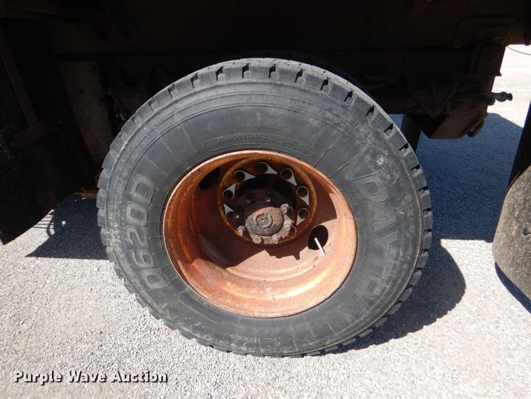 image for item DM1374 2004 International WorkStar 7400  Crew Cab dump truck