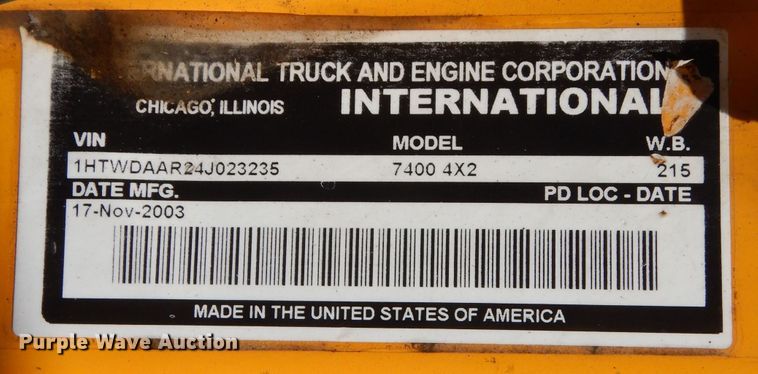 image for item DM1374 2004 International WorkStar 7400  Crew Cab dump truck