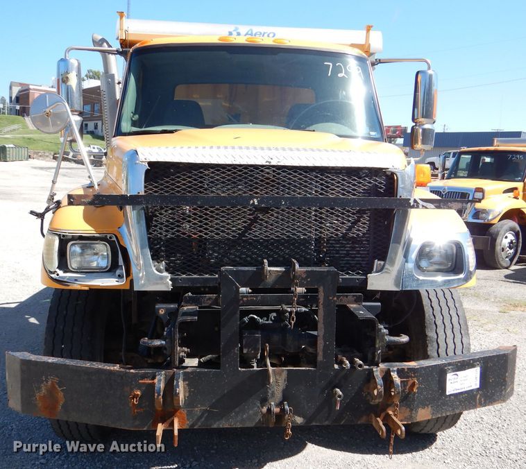 image for item DM1376 2005 International WorkStar 7400  dump truck