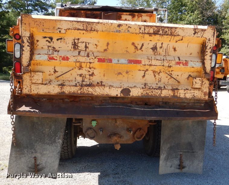 image for item DM1376 2005 International WorkStar 7400  dump truck