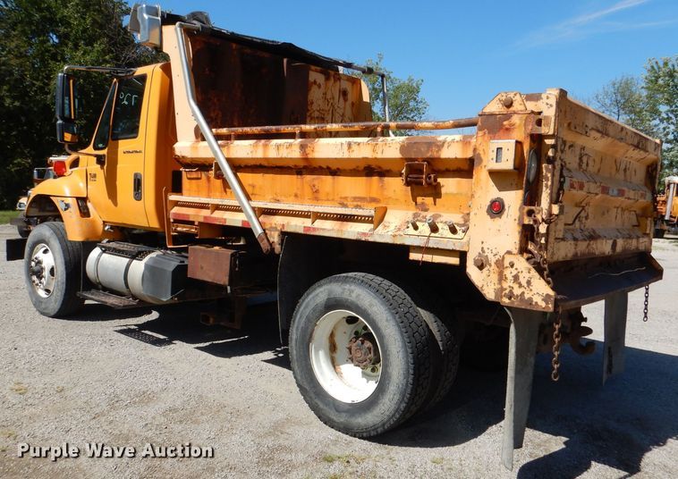 image for item DM1376 2005 International WorkStar 7400  dump truck