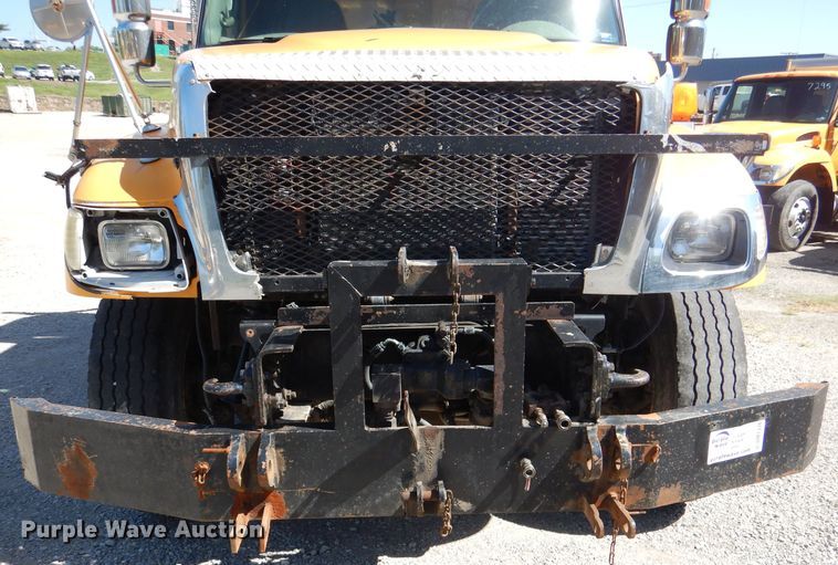 image for item DM1376 2005 International WorkStar 7400  dump truck