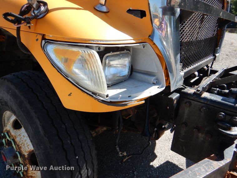 image for item DM1376 2005 International WorkStar 7400  dump truck