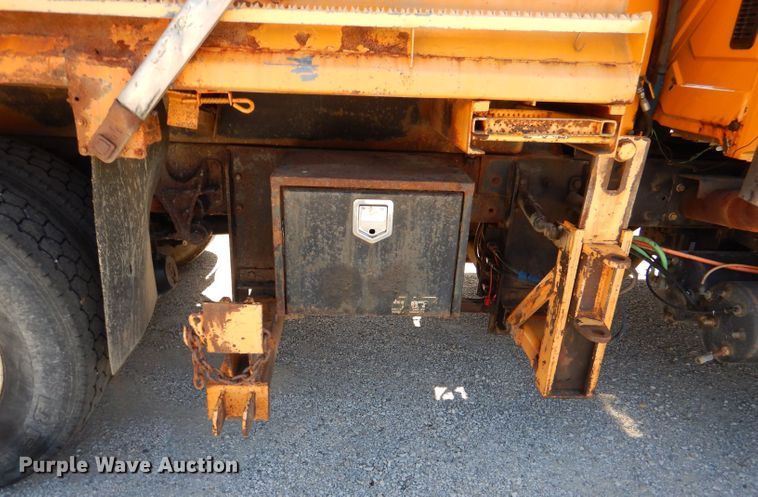 image for item DM1376 2005 International WorkStar 7400  dump truck