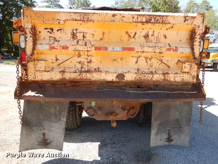 image for item DM1376 2005 International WorkStar 7400  dump truck