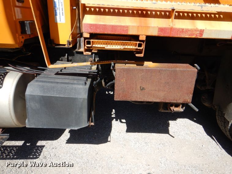 image for item DM1376 2005 International WorkStar 7400  dump truck