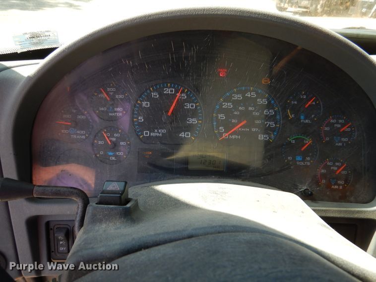 image for item DM1376 2005 International WorkStar 7400  dump truck