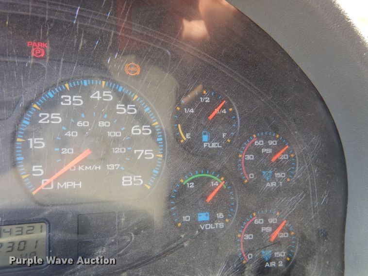 image for item DM1376 2005 International WorkStar 7400  dump truck