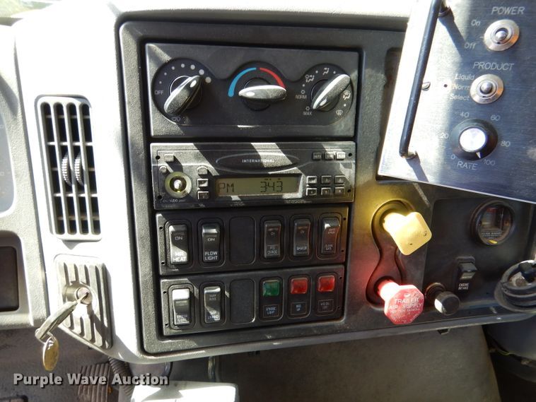 image for item DM1376 2005 International WorkStar 7400  dump truck