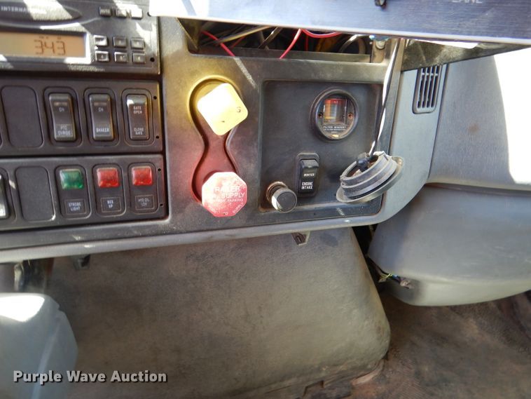 image for item DM1376 2005 International WorkStar 7400  dump truck